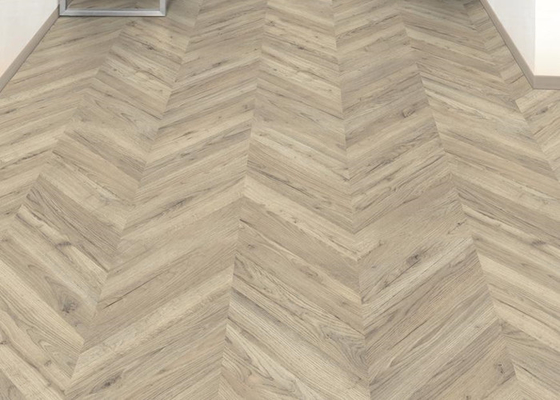 Chevron Meşe Etkisi Kendinden Yapışkanlı Ahşap Tahıllı Vinil Film 0.7mm